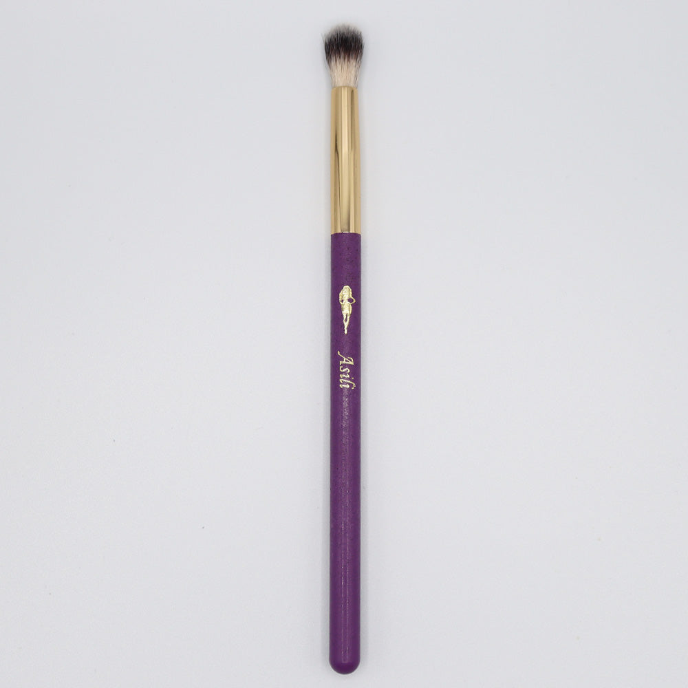 "Unleash the artistry of blending with our Large Blending Brush. Designed for effortless application, this brush features soft, luxurious bristles that flawlessly blend and diffuse eyeshadows for a seamless, professional finish. The generous size allows for quick and easy blending over larger areas, while the ergonomic handle provides optimal control.