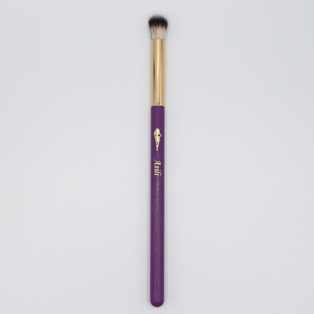 "Upgrade your eyeshadow game with our Medium Blending Brush. Crafted for precision, this versatile brush effortlessly blends and diffuses colors, creating seamless transitions for a polished eye look. The medium size offers the perfect balance between precision and coverage, allowing you to achieve a beautifully blended effect with ease.