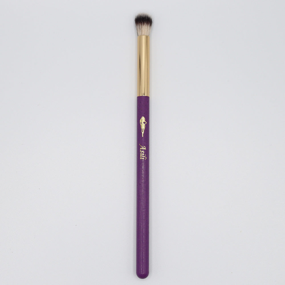 &quot;Upgrade your eyeshadow game with our Medium Blending Brush. Crafted for precision, this versatile brush effortlessly blends and diffuses colors, creating seamless transitions for a polished eye look. The medium size offers the perfect balance between precision and coverage, allowing you to achieve a beautifully blended effect with ease.